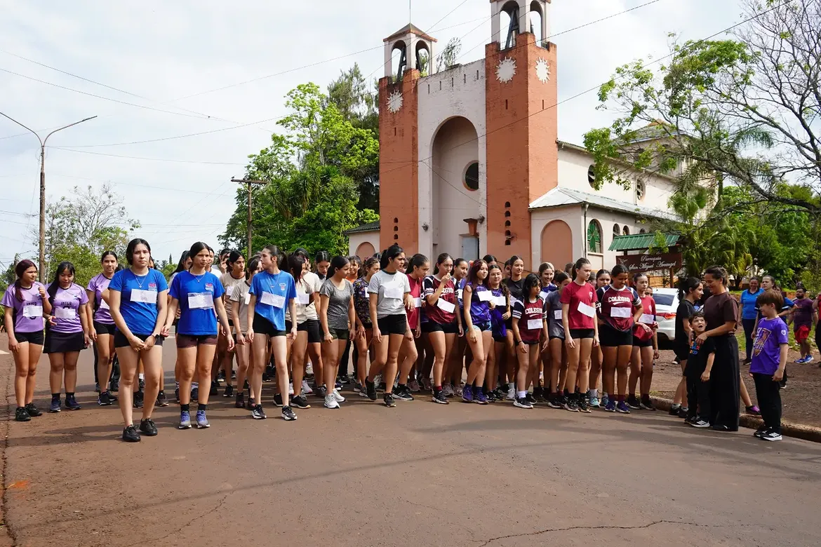Más de 800 estudiantes participaron de la Maratón de las Olimpiadas Estudiantiles 2026 4